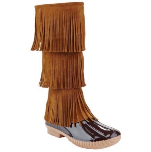 Charming Shoes - *NWT* Fringe Duck Boots